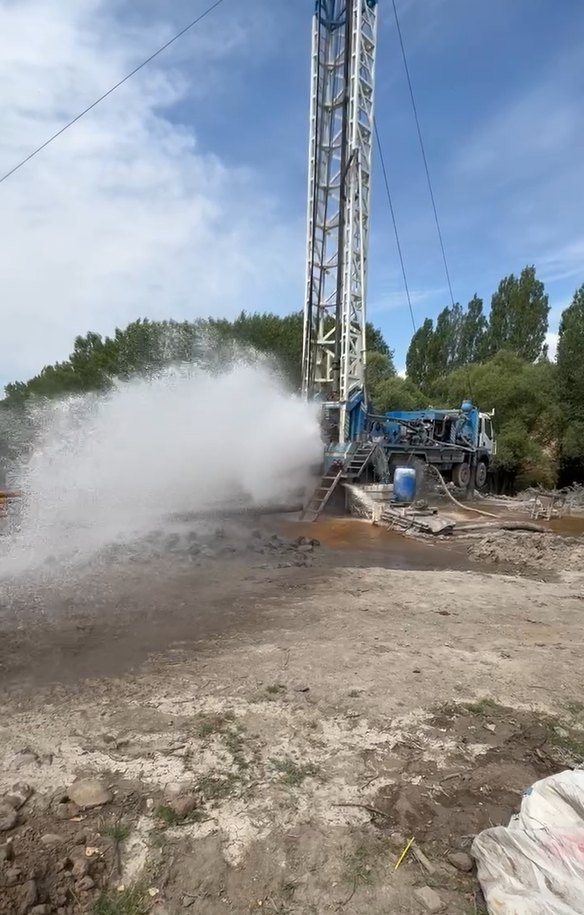 yeni açılan kuyudan ilk su